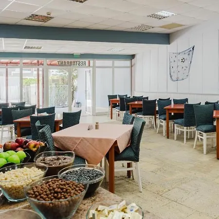 Sunny Garden - Full Board